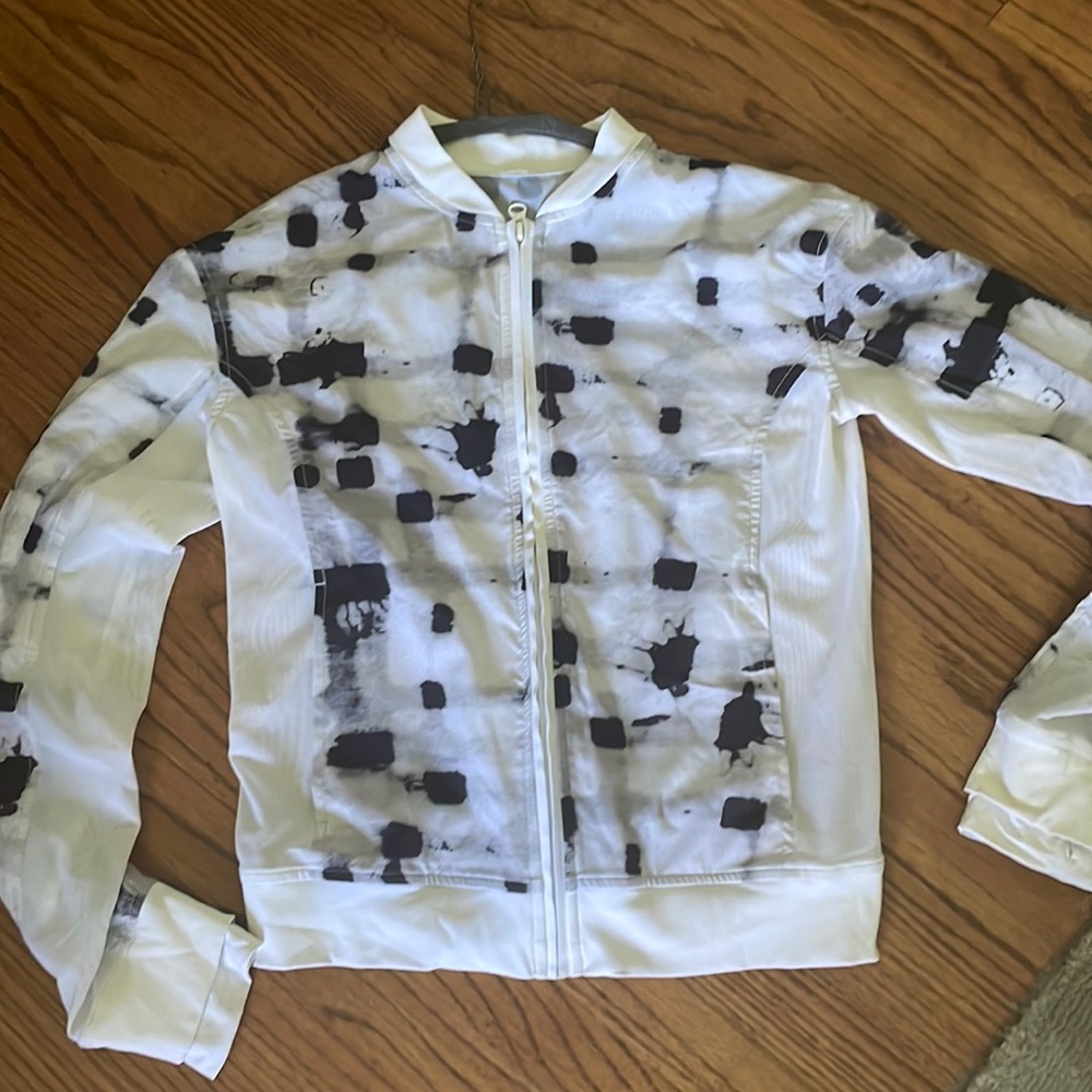 LULU LEMON LIGHTWEIGHT JACKET